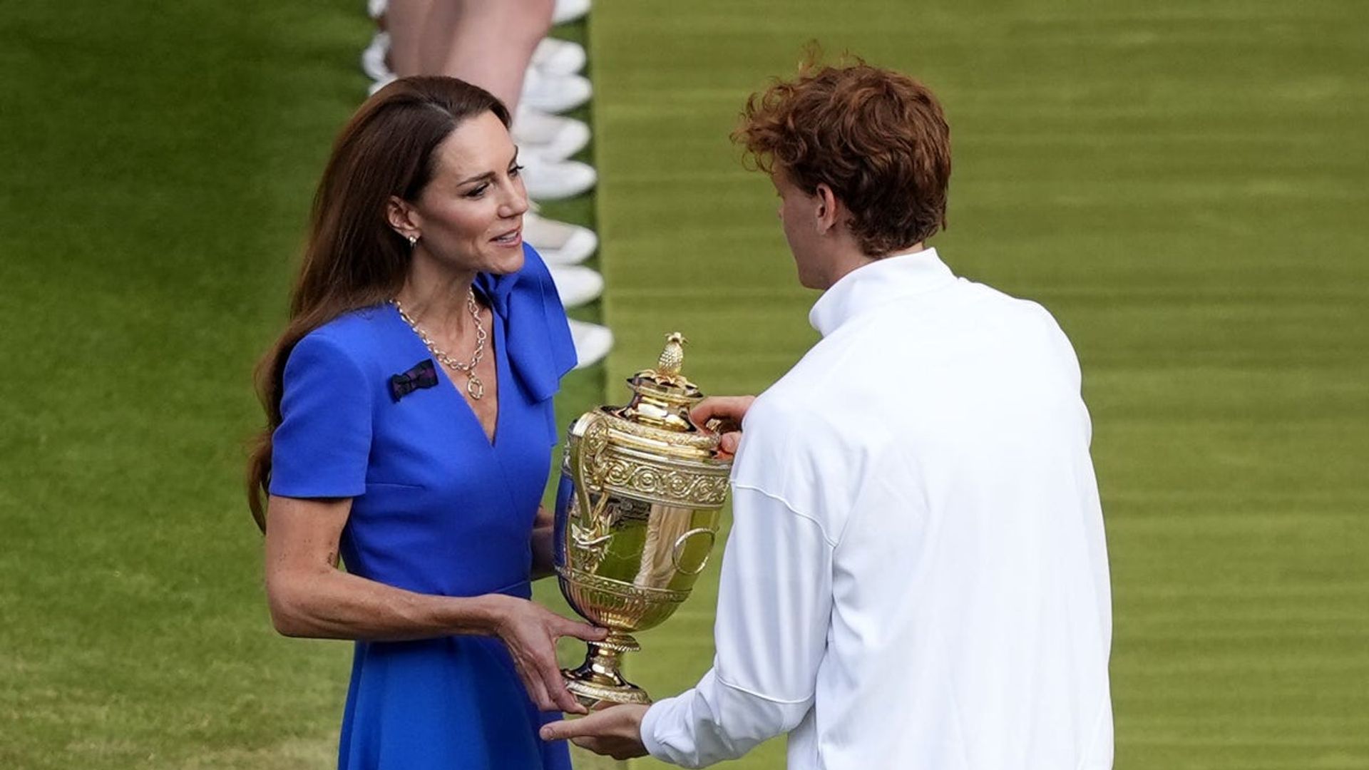 Jannik Sinner retains Wimbledon title - ES Sport